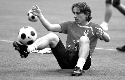 天妒英才，国米旧将范赫斯登转投西协甲后生涯第三度遭遇ACL受伤